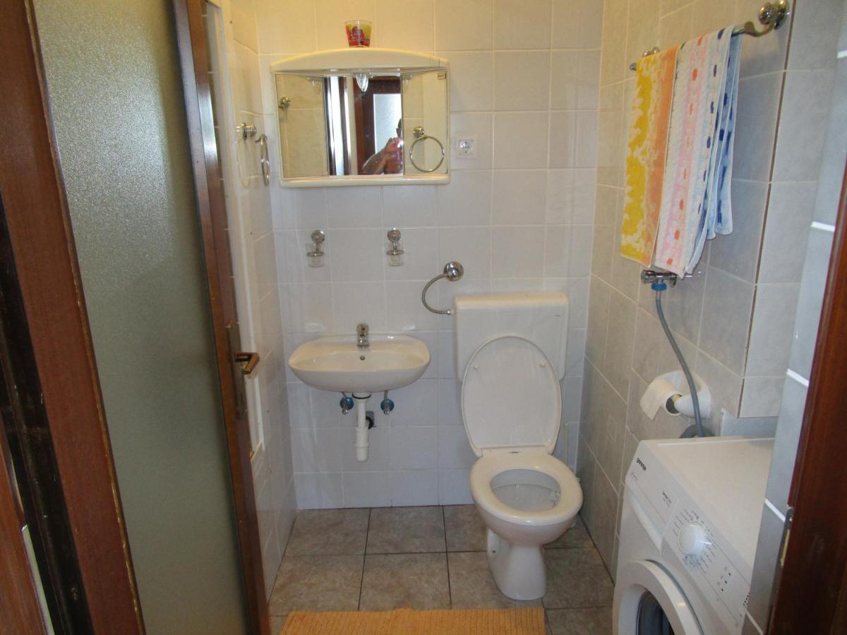 Beachfront House Nada - Happy Rentals Karlobag Extérieur photo