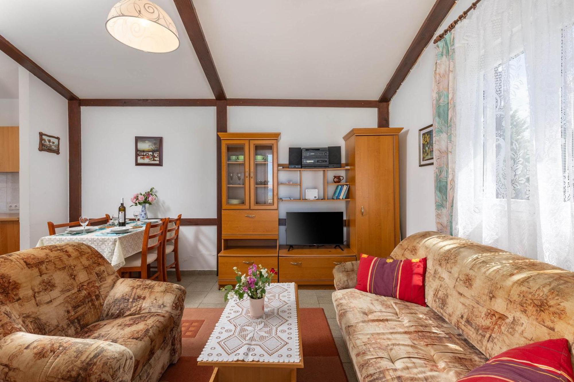 Beachfront House Nada - Happy Rentals Karlobag Extérieur photo
