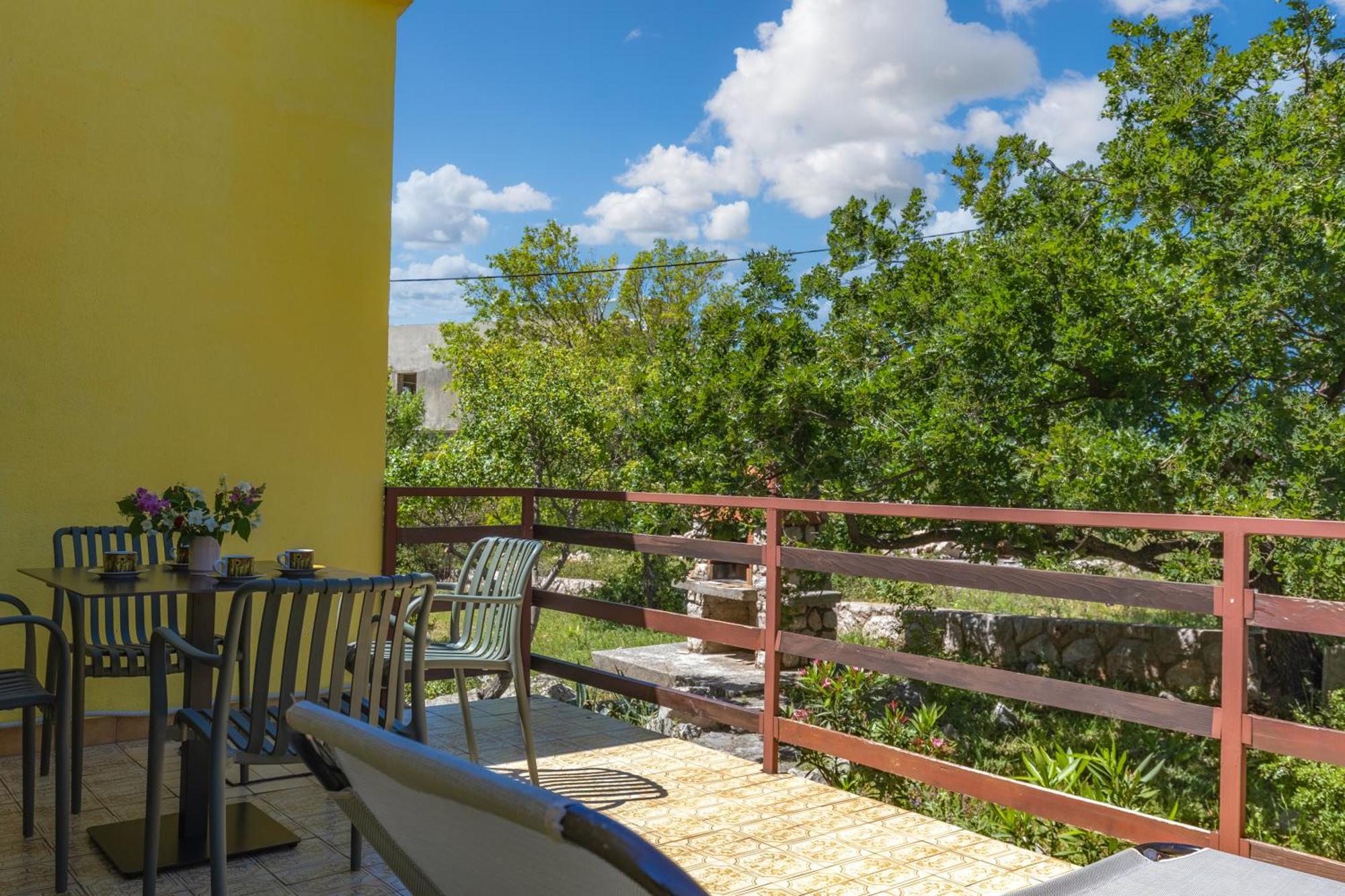 Beachfront House Nada - Happy Rentals Karlobag Extérieur photo